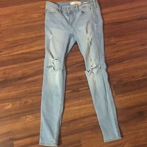 Hollister Lowrise jeans with rips, size 3R